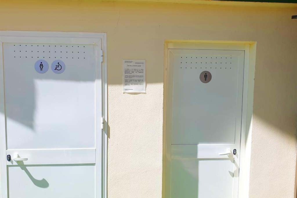 شقة Apartamento A Pie De Playa Con Terraza Y Piscinas بينالماذينا المظهر الخارجي الصورة