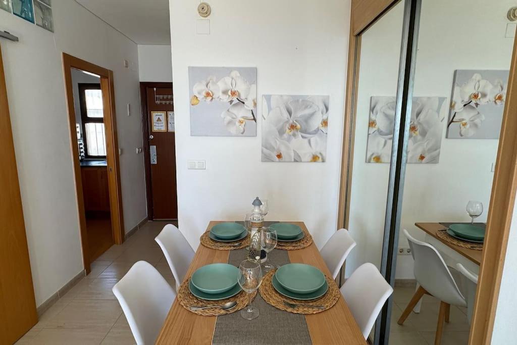شقة Apartamento A Pie De Playa Con Terraza Y Piscinas بينالماذينا المظهر الخارجي الصورة