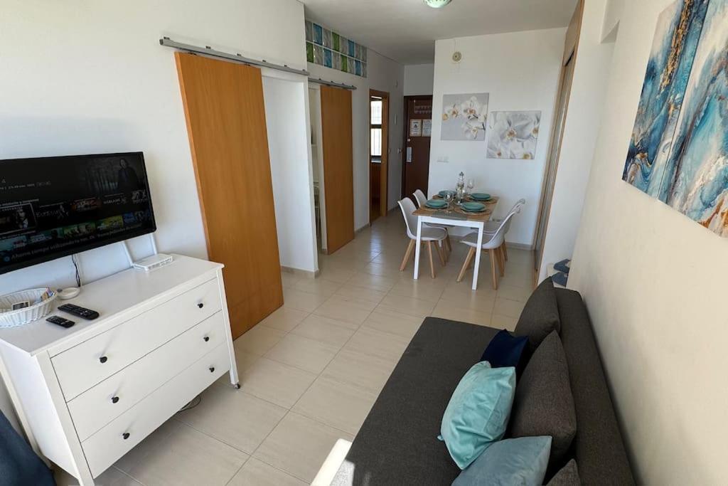 شقة Apartamento A Pie De Playa Con Terraza Y Piscinas بينالماذينا المظهر الخارجي الصورة