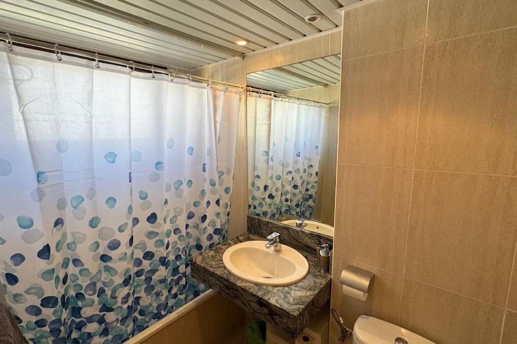 شقة Apartamento A Pie De Playa Con Terraza Y Piscinas بينالماذينا المظهر الخارجي الصورة